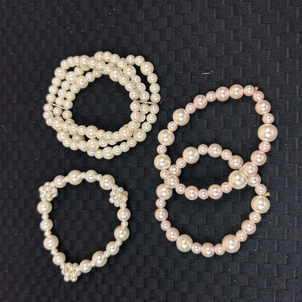 Lot of 4 Faux Pearl Stretch Bracelets Cream‎ Pink Rhinestone Beaded Jewelry Set